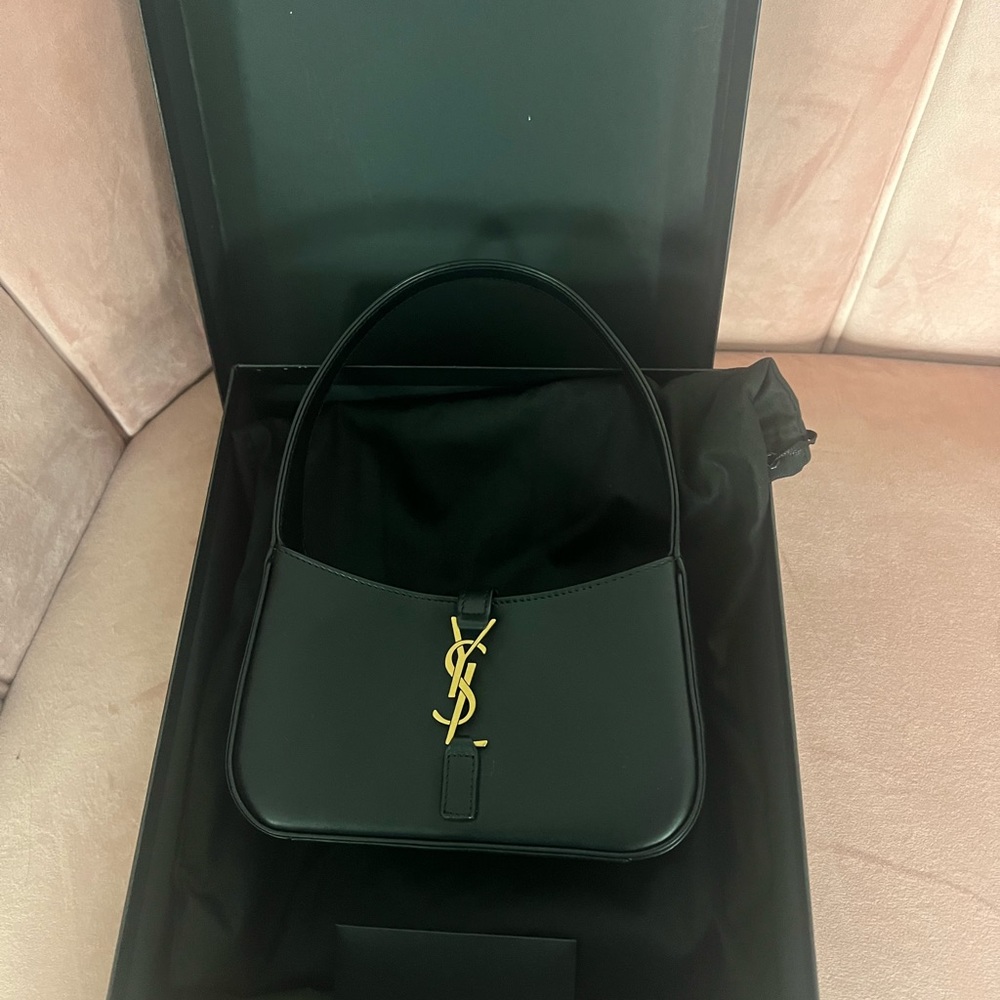 YSL Saint Laurent LE 5 À 7 MINI IN SMOOTH LEATHER